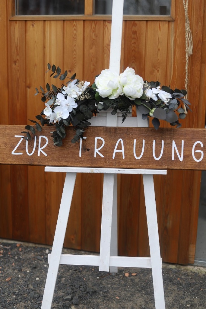 Schild "Zur Trauung"
