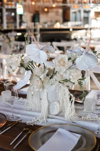 Vase Weiß Geriffelt