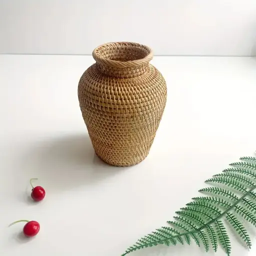 Vase Rattan